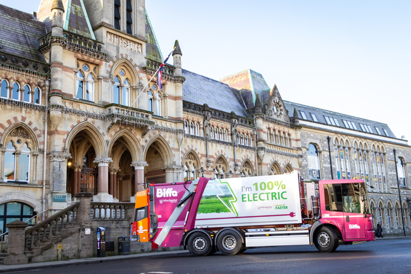 Electric waste vehicle